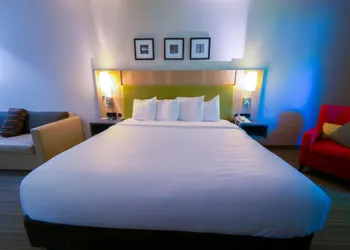 Country Inn & Suites by Radisson, Burlington (Elon), NC hotel thumbnail 6