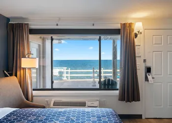 Pilgrim Sands on Long Beach hotel thumbnail 3
