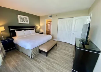 Radisson Suite Hotel Oceanfront hotel thumbnail 4