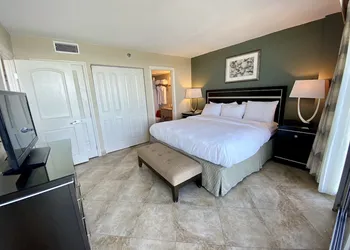 Radisson Suite Hotel Oceanfront hotel thumbnail 5