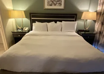 Radisson Suite Hotel Oceanfront hotel thumbnail 6