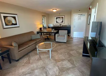 Radisson Suite Hotel Oceanfront hotel thumbnail 8