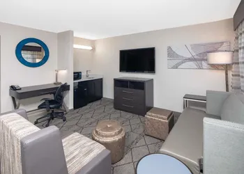 Wingate by Wyndham - Greenville-Airport hotel thumbnail 3