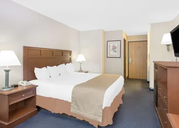 Baymont by Wyndham Boone hotel thumbnail 7