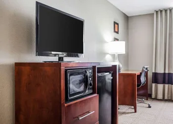 Comfort Inn & Suites Moberly hotel thumbnail 6