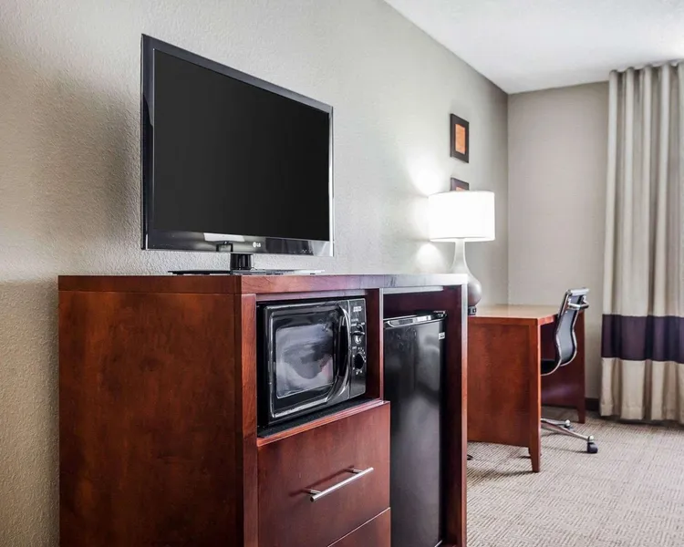 Comfort Inn & Suites Moberly hotel detail image 6