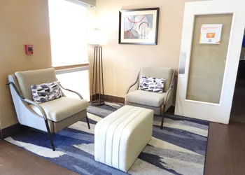 Comfort Suites Crossville hotel thumbnail 2