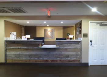 Comfort Suites Crossville hotel thumbnail 5
