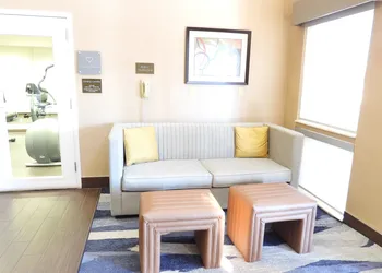 Comfort Suites Crossville hotel thumbnail 8