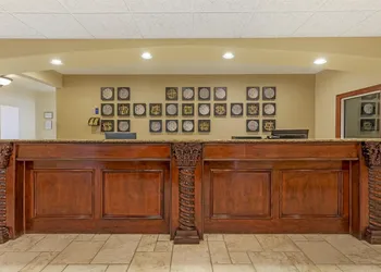 Best Western Plus Monica Royale Inn & Suites hotel thumbnail 3