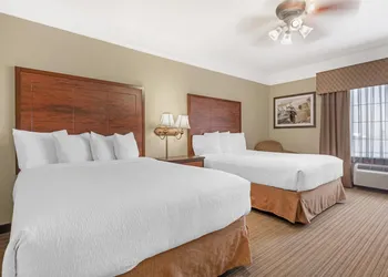 Best Western Plus Monica Royale Inn & Suites hotel thumbnail 5