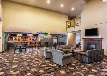 Quality Inn & Suites Hannibal West hotel thumbnail 4