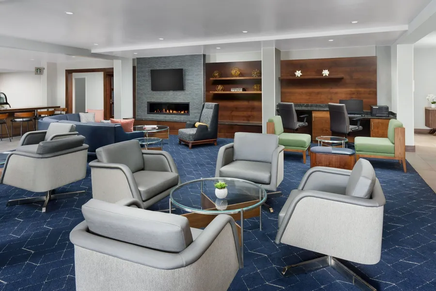 Courtyard by Marriott Manchester - Boston Regional Airport hotel detail image 2