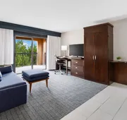 Courtyard by Marriott Manchester - Boston Regional Airport hotel detail image 4