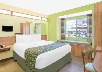 Microtel Inn & Suites by Wyndham Tuscumbia/Muscle Shoals hotel thumbnail 5
