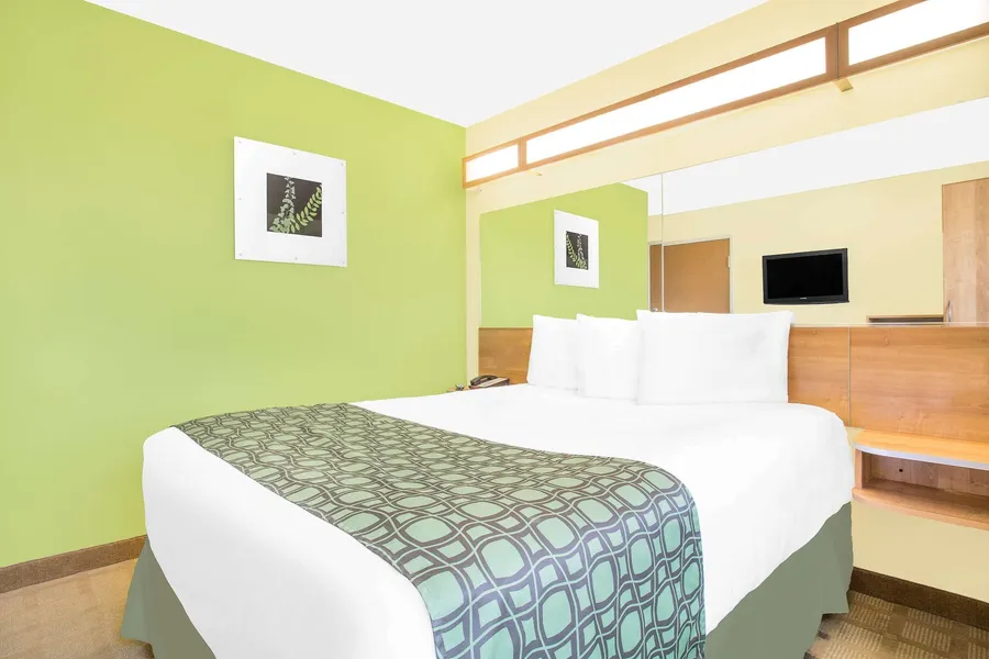Microtel Inn & Suites by Wyndham Tuscumbia/Muscle Shoals hotel detail image 6