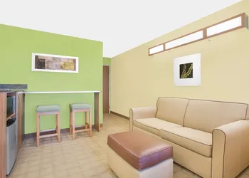 Microtel Inn & Suites by Wyndham Tuscumbia/Muscle Shoals hotel thumbnail 7