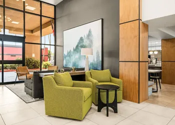 Oxford Suites Redding hotel thumbnail 4