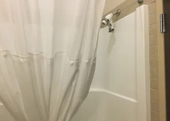 Ramada by Wyndham Pincher Creek hotel thumbnail 5
