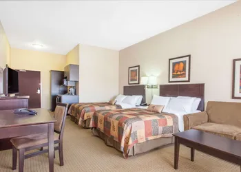 Ramada by Wyndham Pincher Creek hotel thumbnail 7
