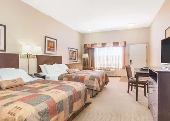 Ramada by Wyndham Pincher Creek hotel thumbnail 8