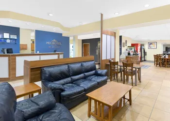 Microtel Inn & Suites by Wyndham Kearney hotel thumbnail 2