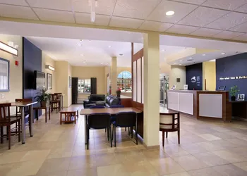 Microtel Inn & Suites by Wyndham Kearney hotel thumbnail 3