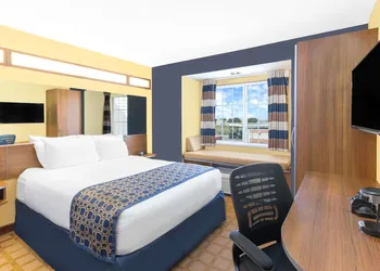 Microtel Inn & Suites by Wyndham Kearney hotel thumbnail 7