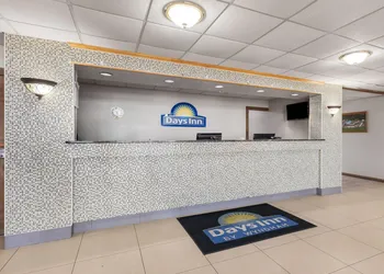 Days Inn by Wyndham Madisonville hotel thumbnail 3