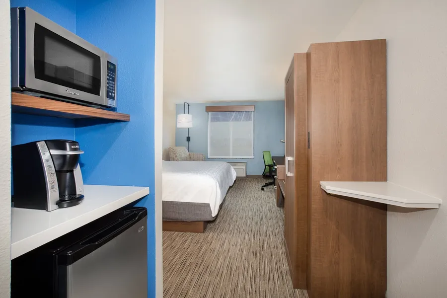 Holiday Inn Express & Suites Chowchilla - Yosemite Park Area by IHG hotel detail image 2