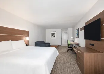 Holiday Inn Express & Suites Chowchilla - Yosemite Park Area by IHG hotel thumbnail 8