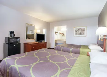 Super 8 by Wyndham Monroe West hotel thumbnail 7