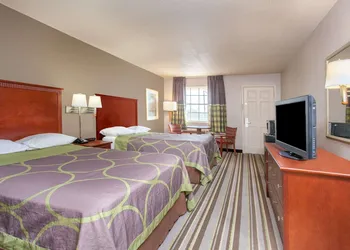 Super 8 by Wyndham Monroe West hotel thumbnail 8