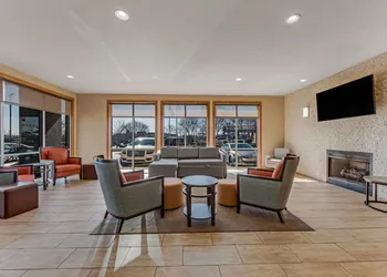 Comfort Suites Huntsville MidCity District at Research Park hotel thumbnail 4