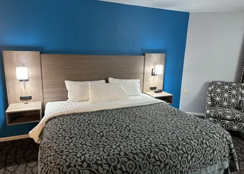 Baymont by Wyndham Manistee hotel thumbnail 4
