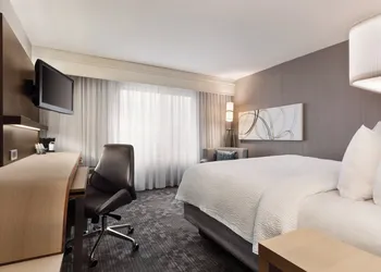Courtyard by Marriott Topeka hotel thumbnail 8