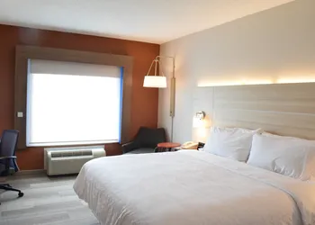 Holiday Inn Express & Suites Rochester Webster by IHG hotel thumbnail 5