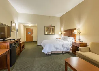 Hampton Inn Sidney hotel thumbnail 7