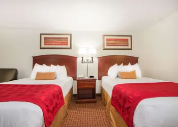 Ramada by Wyndham Enid hotel thumbnail 4