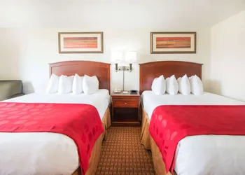 Ramada by Wyndham Enid hotel thumbnail 5