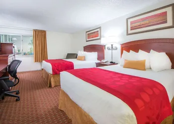 Ramada by Wyndham Enid hotel thumbnail 6
