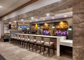 DoubleTree by Hilton Tulsa - Warren Place hotel thumbnail 2