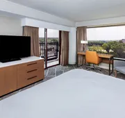 DoubleTree by Hilton Tulsa - Warren Place hotel detail image 4
