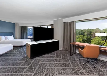 DoubleTree by Hilton Tulsa - Warren Place hotel thumbnail 5