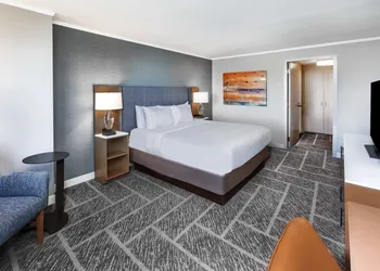 DoubleTree by Hilton Tulsa - Warren Place hotel thumbnail 7
