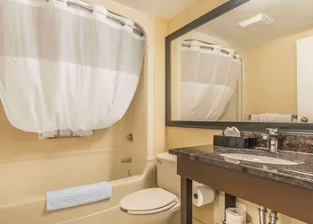 Comfort Inn Cobourg hotel thumbnail 8
