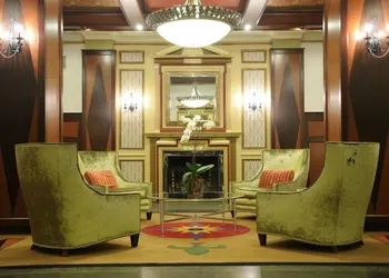 Carleton of Oak Park hotel thumbnail 2