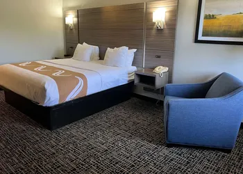 Quality Inn & Suites Red Wing hotel thumbnail 8