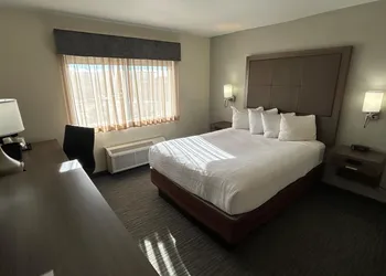 Best Western Plus Paper Valley Hotel hotel thumbnail 2