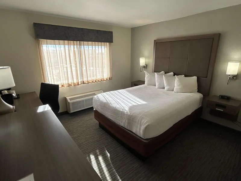Best Western Plus Paper Valley Hotel hotel detail image 2